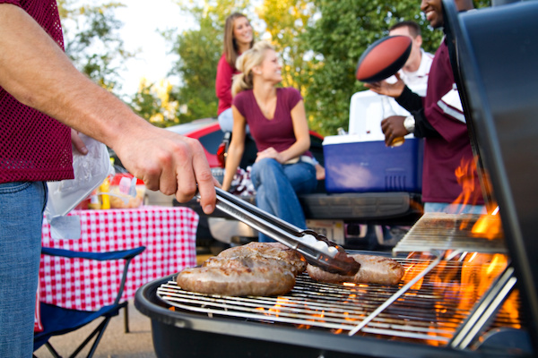 What to Pack for the Ultimate Tailgate